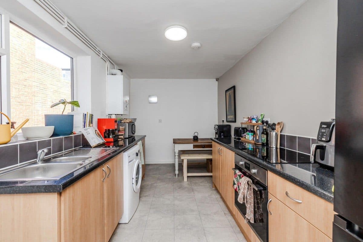 The kitchen of a two bedroom flat to let in Heaton